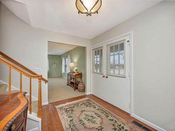 5th image of 6 Fieldcrest Ave