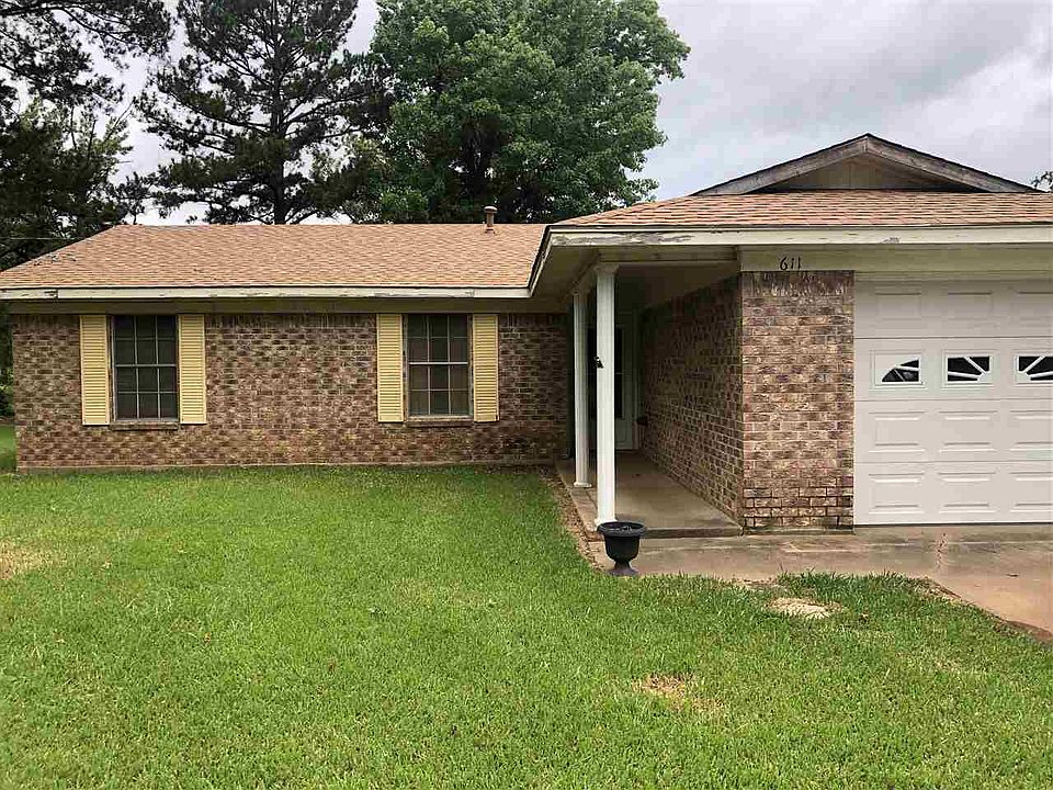 1st image of 611 Circle Dr