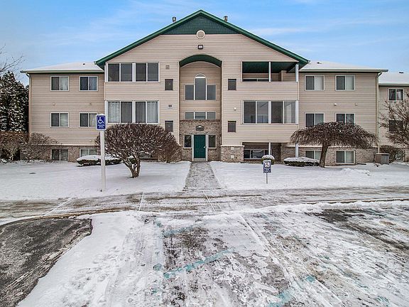 2nd image of 5883 Crosswinds Dr Unit 14