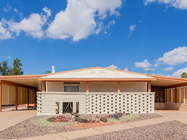 9238 E Lakeside Dr