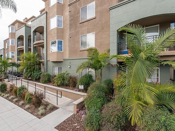 3rd image of 3990 Centre St Unit 406