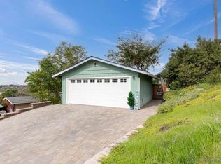 730 Lonsdale Ln, Vista, CA 92084