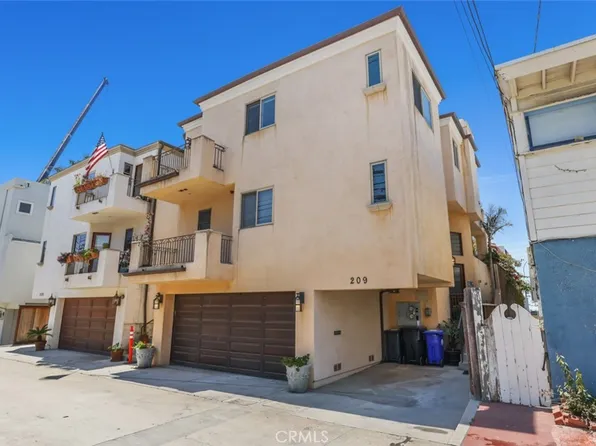 209 Crest Dr, Manhattan Beach, CA 90266