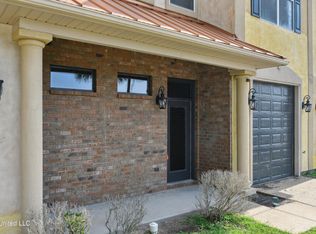 313 Capri Pl, Ocean Springs, MS 39564