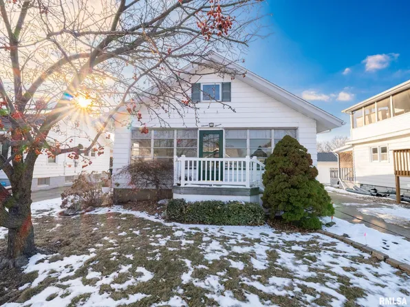 1111 S 6th St, Pekin, IL 61554