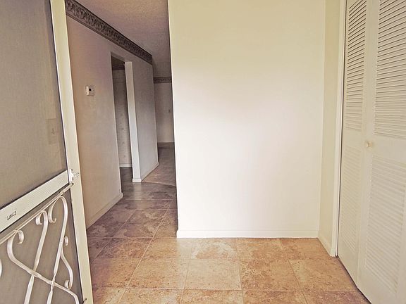 4th image of 120 Lakes End Drive #A