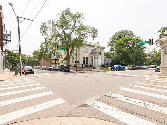 4th image of 1101 W Grace St #U6