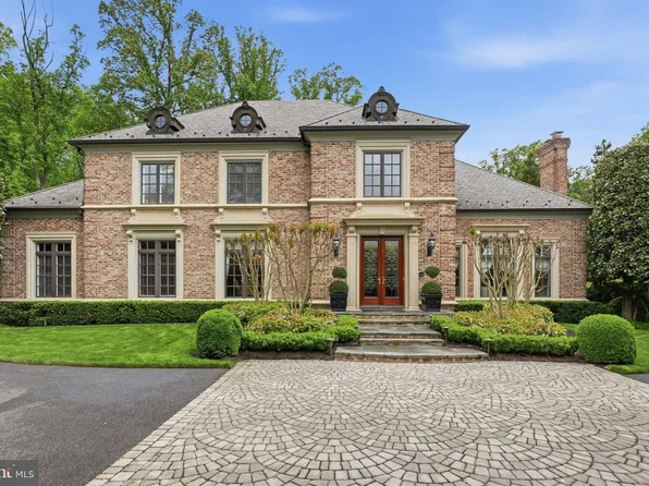 1204 Daviswood Dr, McLean, VA 22102