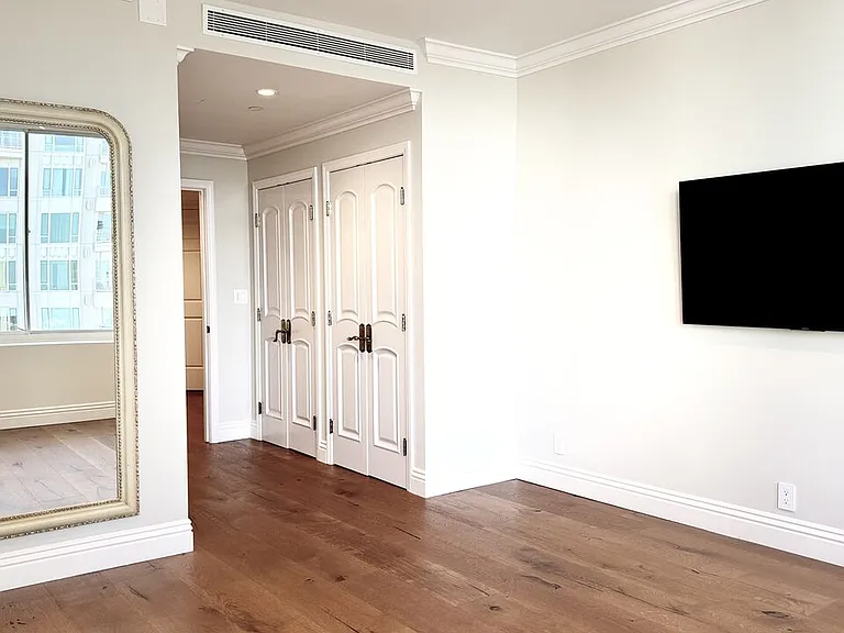 10724 Wilshire Blvd #1605 — Photo 61