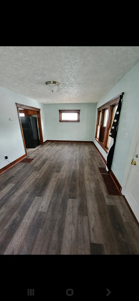 LR - 1391 Clearaire Rd