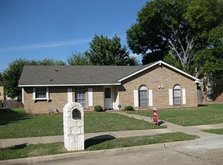 419 Quintana Dr, Garland, TX 75043