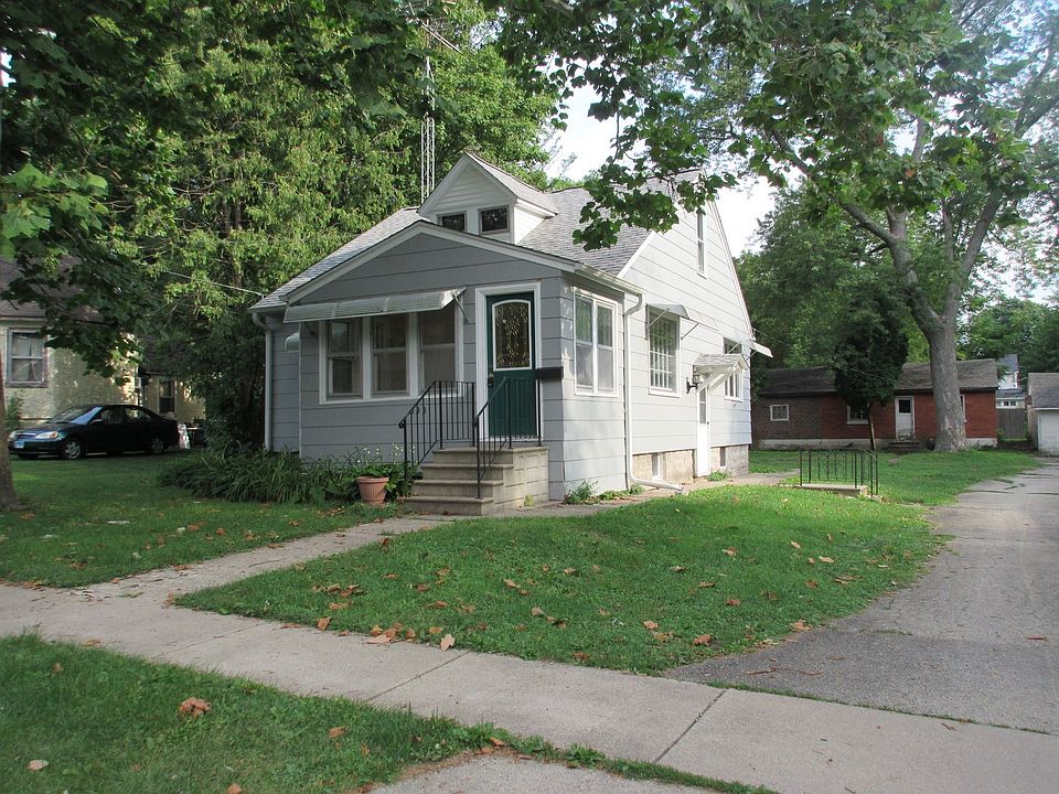 Quiet Street in Sycamore--Has has some remodeling done!