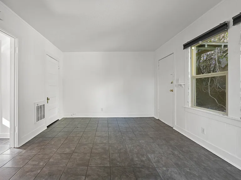 1816 Carleton St #F — Photo 9
