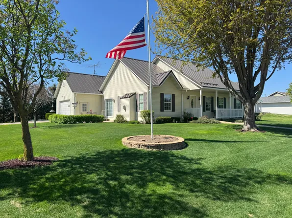 530 Beverly St, Wanamingo, MN 55983