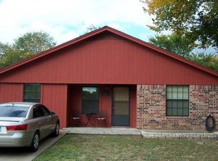 9216 Rowland Dr, White Settlement, TX 76108