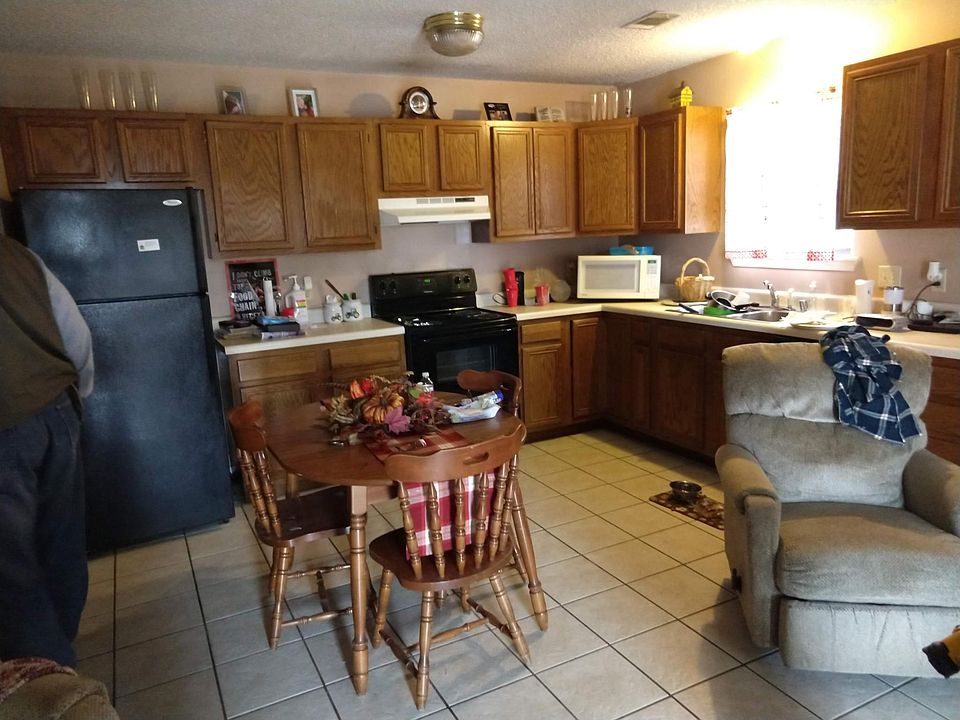2nd image of 615 S Jackson Ave APT C