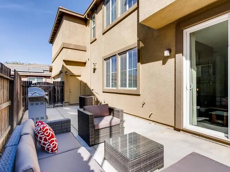 390 Caravaggio Cir — Photo 18