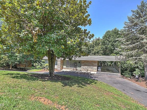 4th image of 4148 Skyland Dr