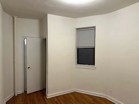 4th image of 310 E 90th St APT 5D
