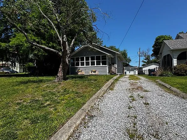 806 N 12th St, Mount Vernon, IL 62864