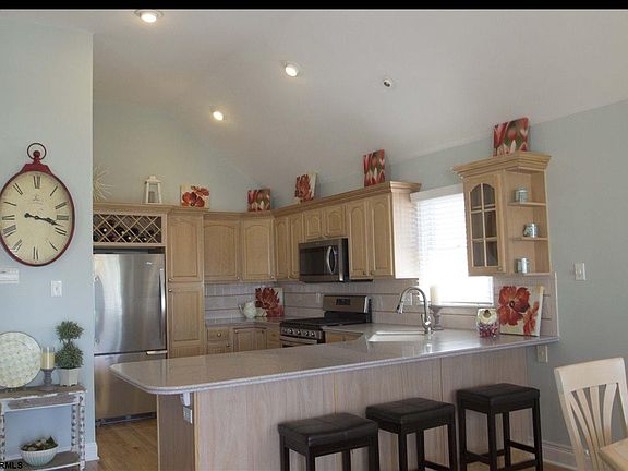 3rd image of 615 Ocean Ave #B