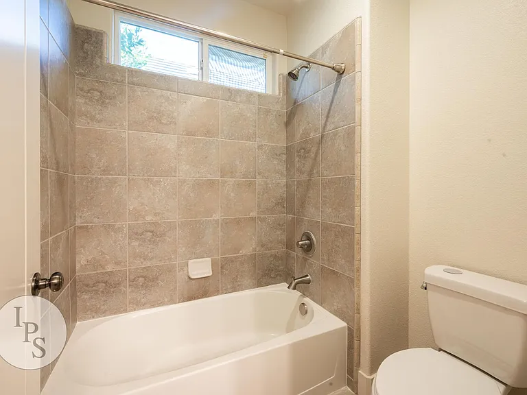 3245 Lexington Ave — Photo 20