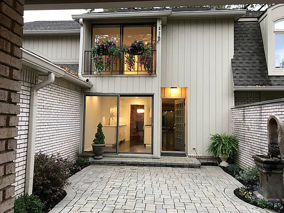2nd image of 1234 Woodcrest Cir #129