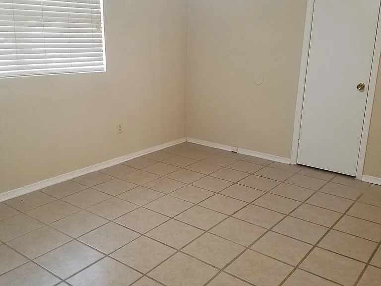 1403 Oak Dr #A — Photo 4