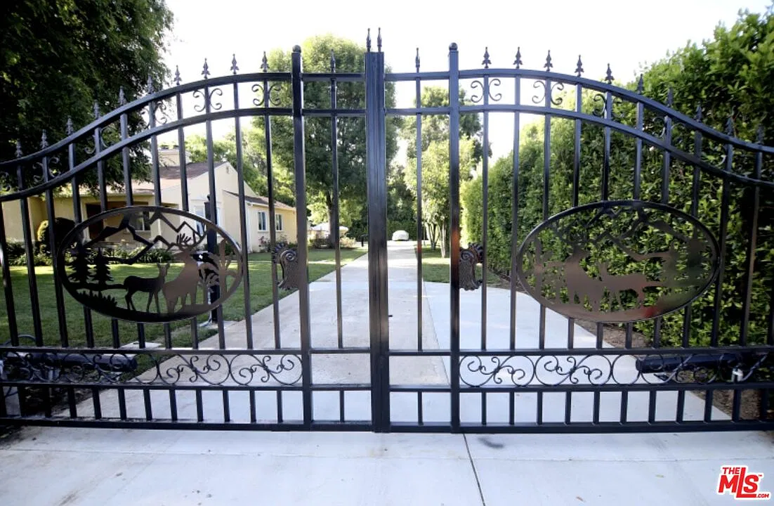 5 bed, 3.0 bath, 2342 sqft, $7,750 — Photo 4