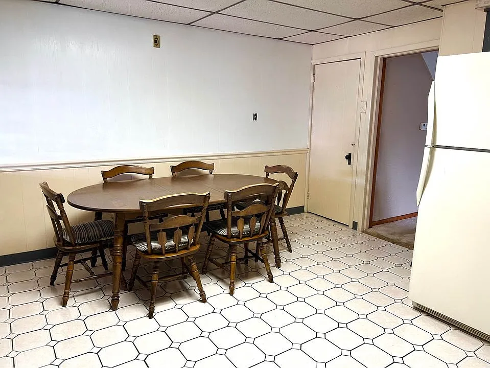 3 bed, 1400 sqft, $1,375 — Photo 4