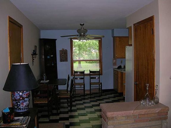 4th image of 1865 Woodside Dr
