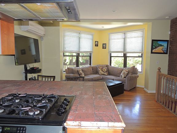 3rd image of 279 Monmouth St Unit A