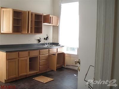 2nd image of 3120-3122 Arsenal St