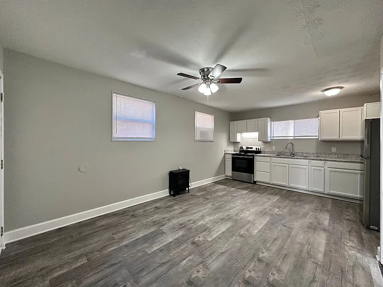 204 Courtyard Cir — Photo 62