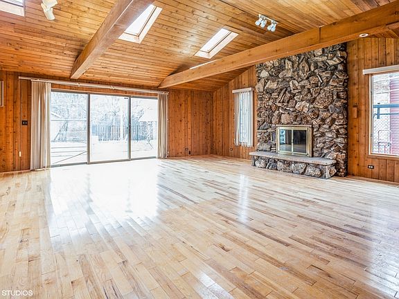 5th image of 277 Montclare Ln