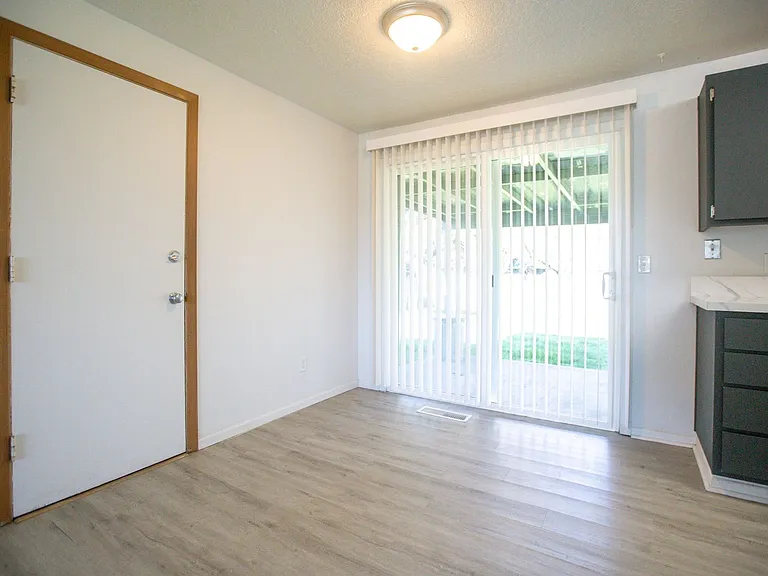 375 Sycamore Ave — Photo 5