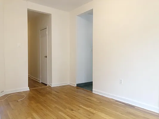 Rented by City Connections Realty | media 8