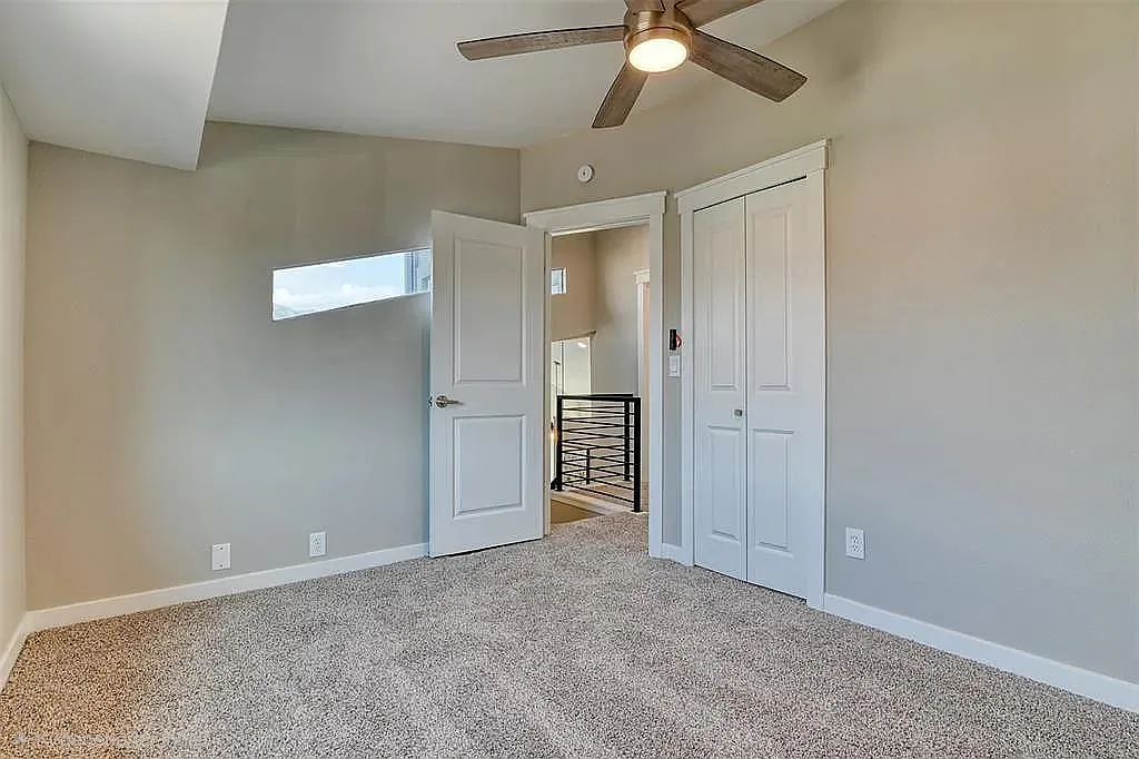2 bed, 880 sqft, $1,600 — Photo 3