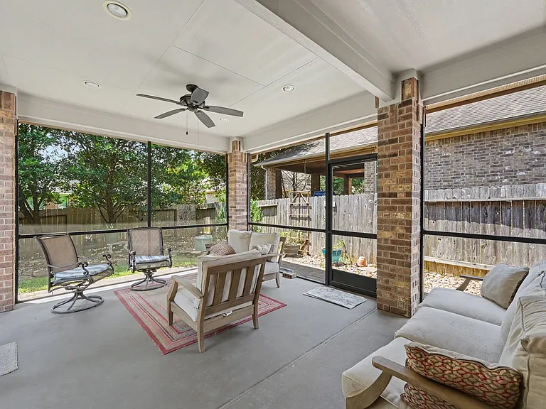 1912 Hill Manor Dr — Photo 25