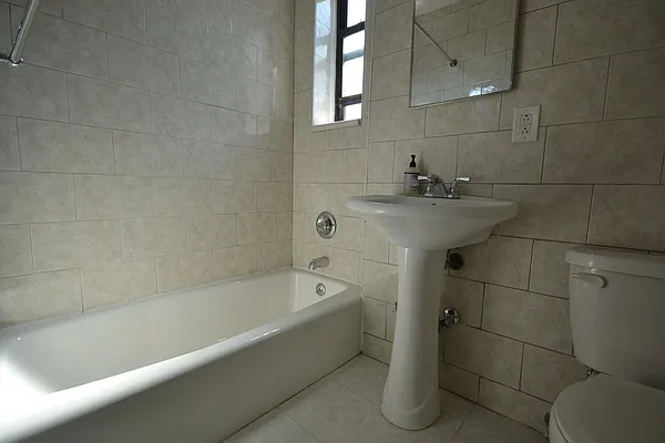 Rented by Dwell Residential Inc | media 33