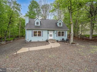7430 Ventnor Dr, Tobyhanna, PA 18466
