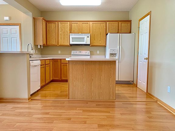 5th image of 2329 Eagle Trace Ln