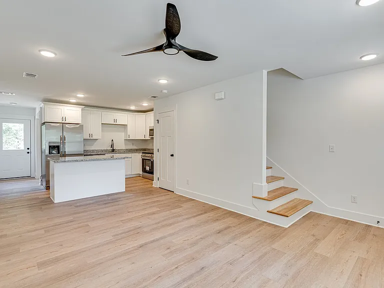 136 Cleveland Rd — Photo 2