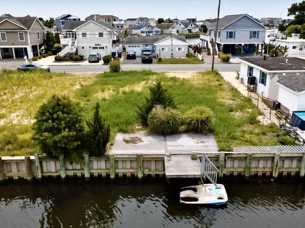 107 E Sail Dr, Tuckerton, NJ 08087