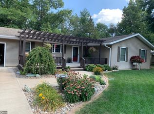 2516 Surrey Rd, Burlington, IA 52601