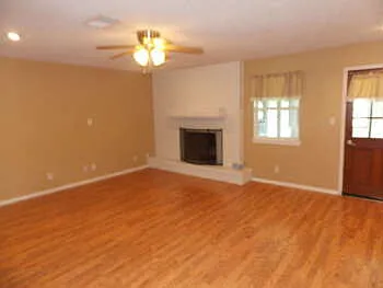 1309 Azalea Ln — Photo 8