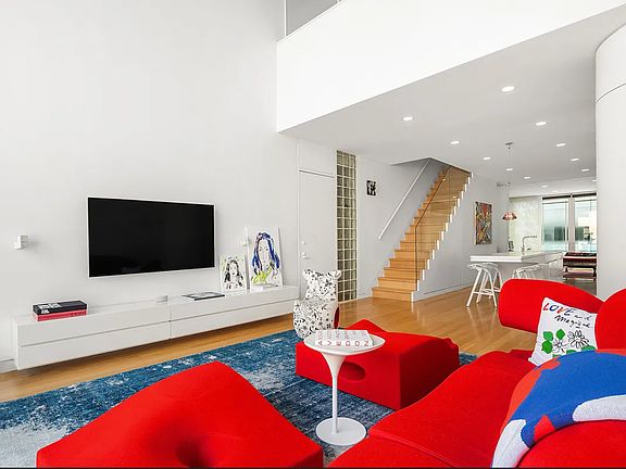 3rd image of 524 W 19th St APT 3