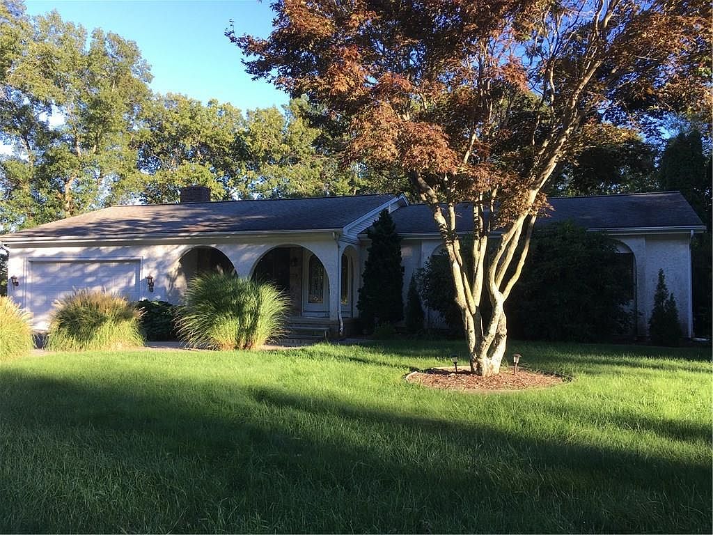 16 Beechnut Dr, Johnston, RI 02919 Zillow