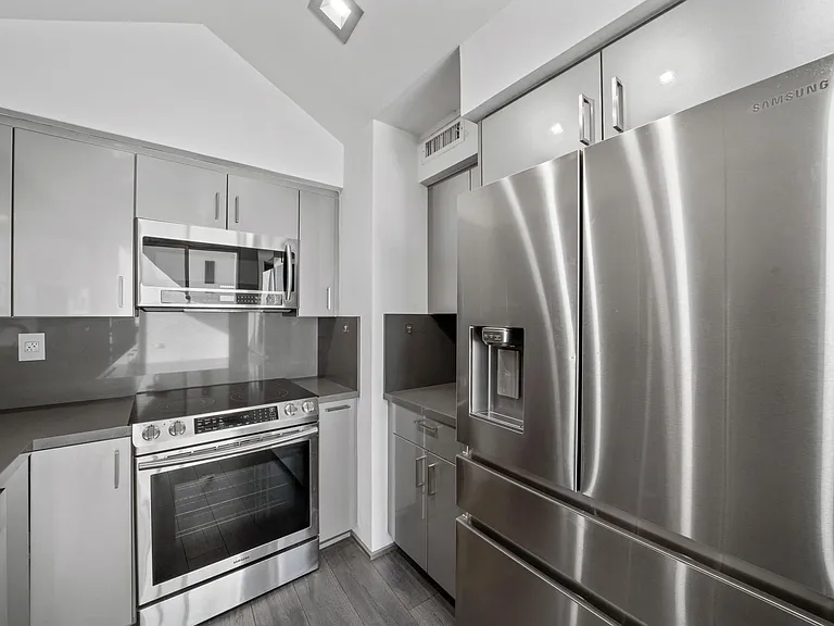 7250 Franklin Ave #1204 — Photo 12