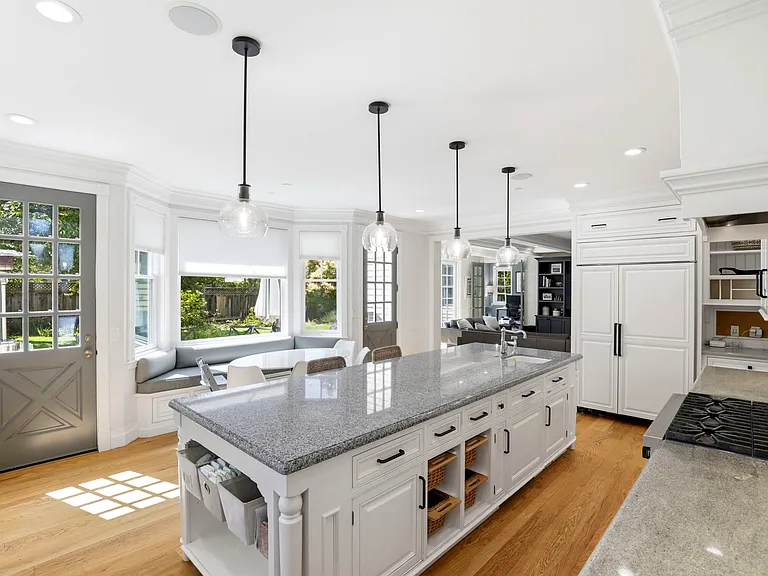 300 Sunkist Ln — Photo 10
